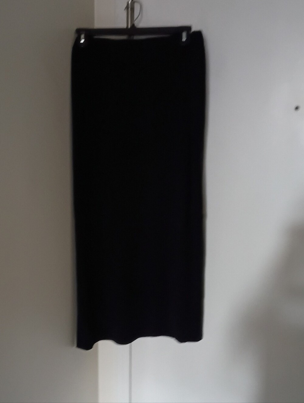 Amazon Black Women's Maxi Skirt - Sleek Straight Silhouette
